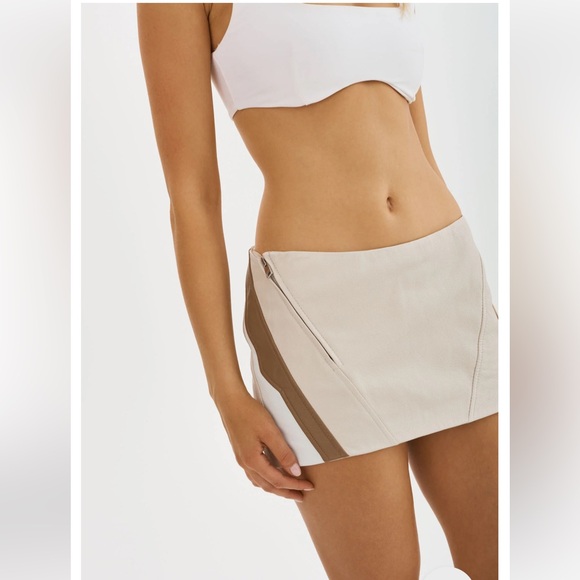 Lamarque Krissy Leather Mini Skirt Size XS Color: Bone/Winter White/Mocha - Picture 8 of 17